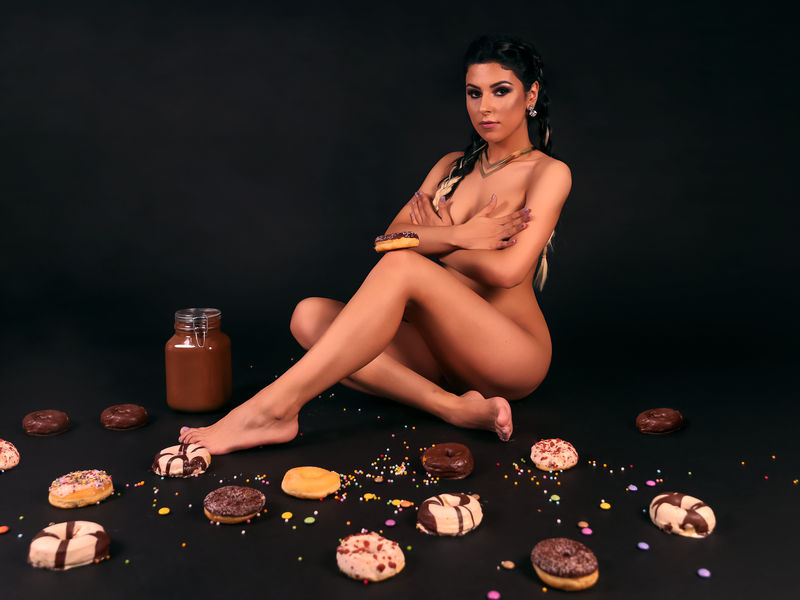 How to get close cam women for pussy licking needs